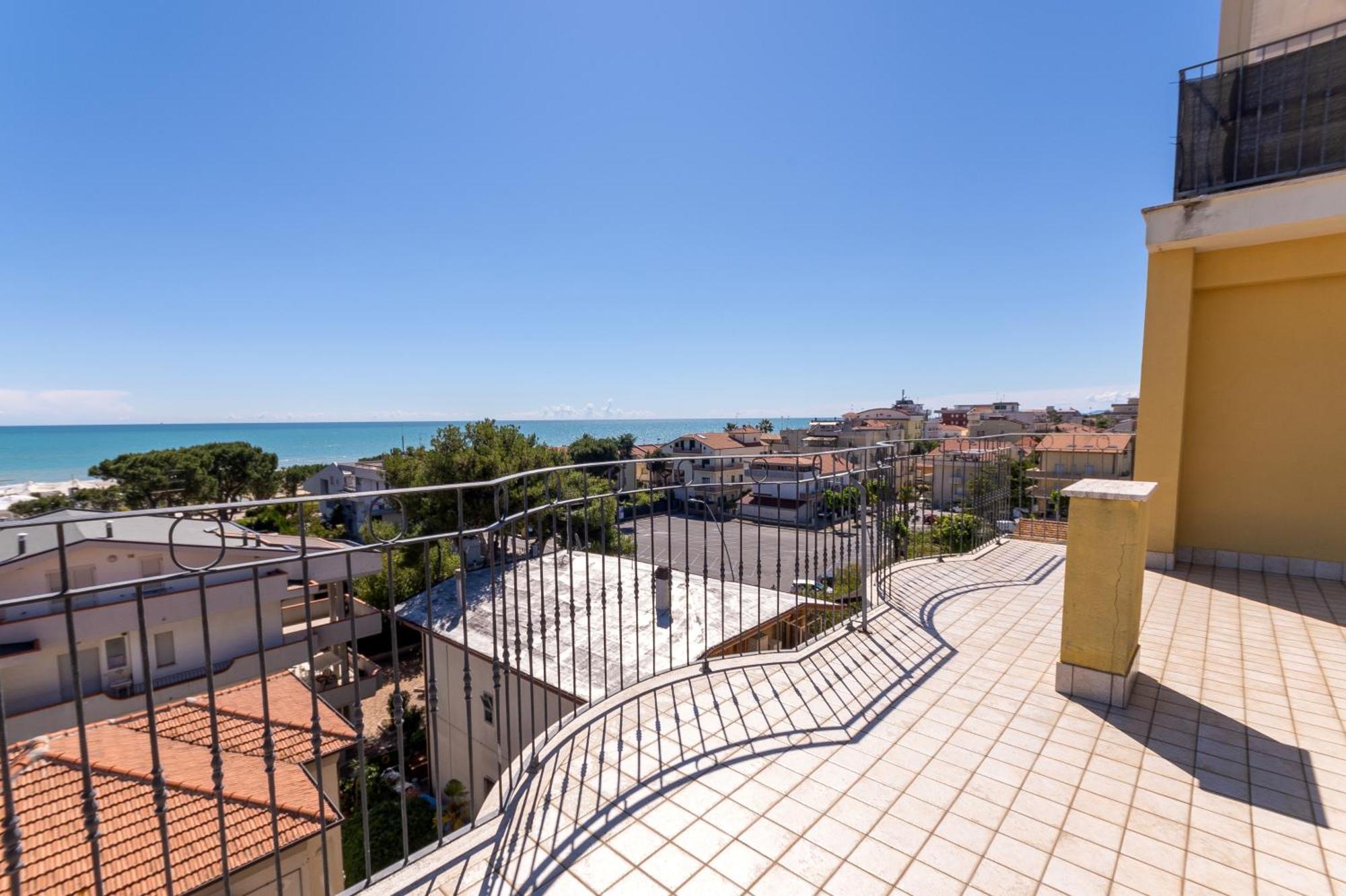 Residence Palazzo Sayonara Tortoreto Kültér fotó