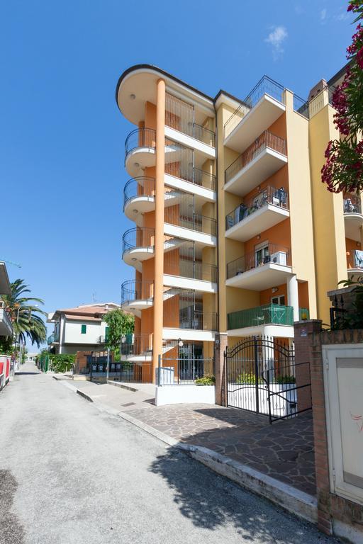 Residence Palazzo Sayonara Tortoreto Kültér fotó