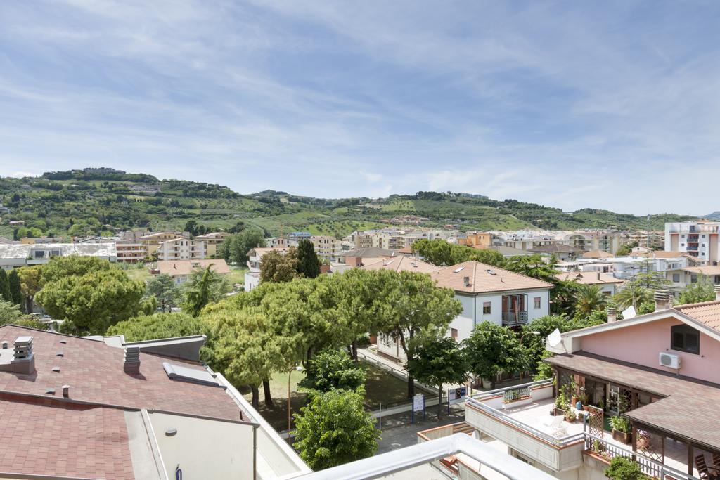 Residence Palazzo Sayonara Tortoreto Kültér fotó